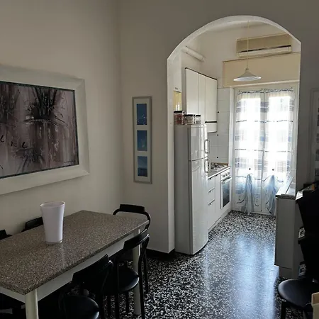 Appartement Quadrilocale A 2 Passi Dal Mare *